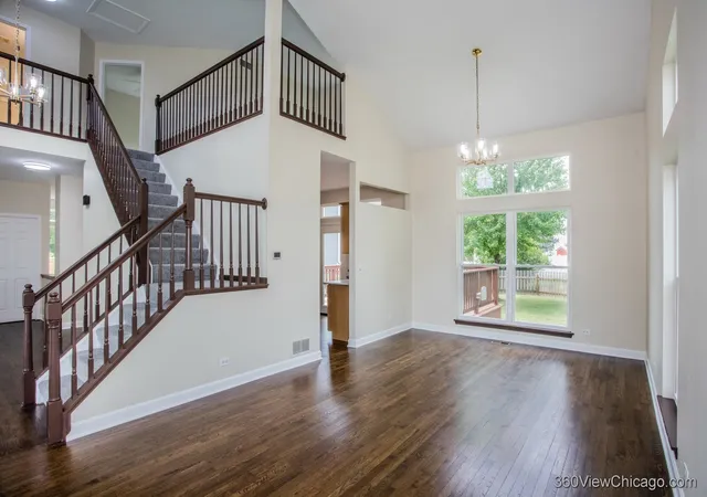 Homes for sale in Round Lake, IL | 305 W Applegate Ct, Round Lake, IL 60073 | MLS# 12610628