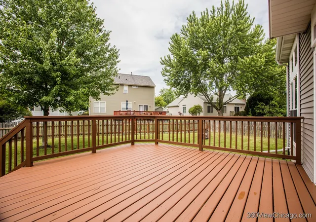 Homes for sale in Round Lake, IL | 305 W Applegate Ct, Round Lake, IL 60073 | MLS# 12610628