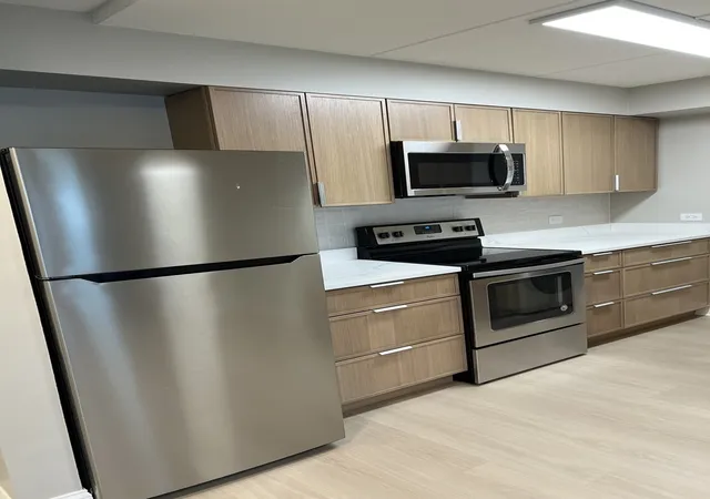 Listing Photo 2 - Condo for sale in building located at 5125 Blodgett Ave, Downers Grove, IL 60515 - Unit #211T