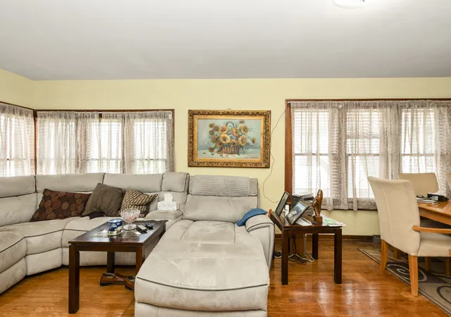 3rd image of 156 E 10Th St, Chicago Heights, IL 60411 | MLS# 12610912