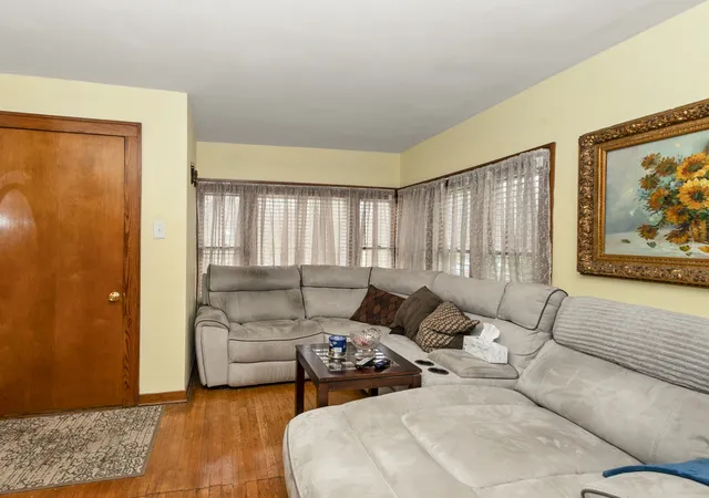 4th image of 156 E 10Th St, Chicago Heights, IL 60411 | MLS# 12610912