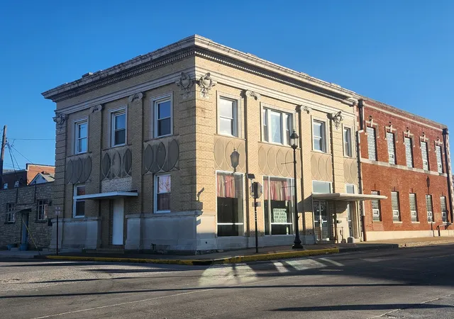 Homes for sale in Pinckneyville, IL | 17 W Water St, Pinckneyville, IL 62274 | MLS# 12611220