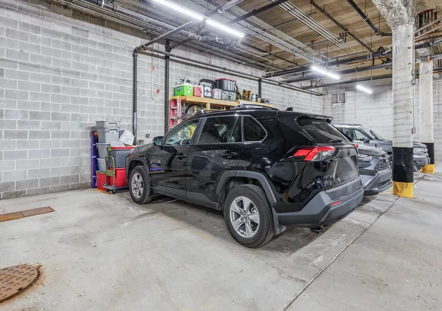 2nd image of 500 N Damen Ave, Chicago, IL 60622