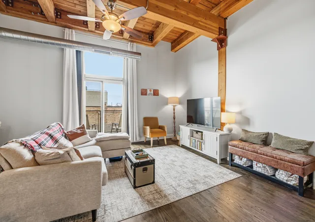 Photo 3 of Condo for sale at 500 N Damen Ave #307, Chicago, IL 60622 | MLS# 12611275 | Listing updated on 2026-08-22
