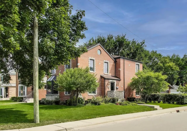 2nd image of 3472 W North Shore Ave, Lincolnwood, IL 60712 | MLS# 12611373