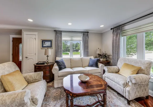 Photo 4 of Single family home for sale at 3472 W N Shore Ave, Lincolnwood, IL 60712 | MLS# 12611373 | Listing updated on 2026-07-09