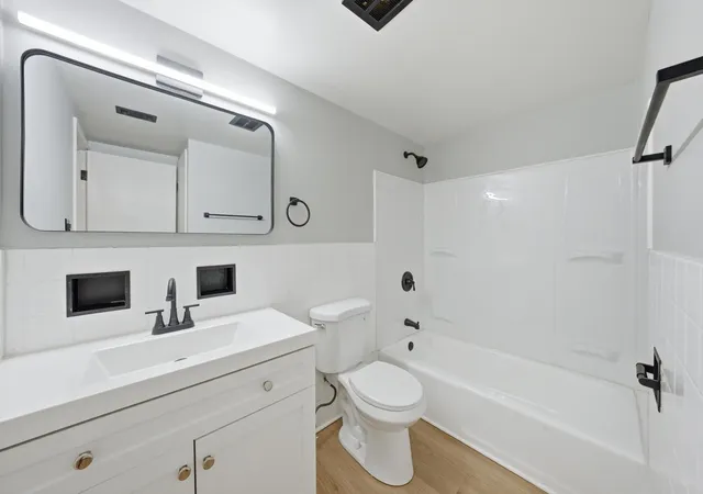image of 3127 Bernice Rd, Lansing, IL 60438