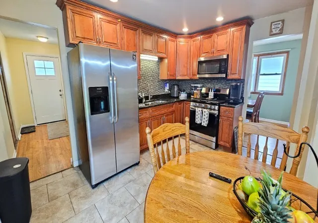 Homes for sale in South Holland, IL | 1339 Prince Dr, South Holland, IL 60473 | MLS# 12611519