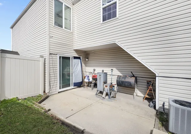 8th image of 69 S Orchard Dr, Park Forest, IL 60466 | MLS# 12611538