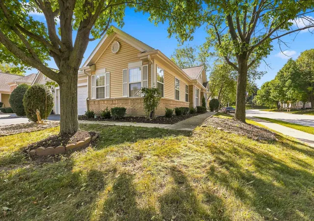 Photo 3 of Townhouse for sale at 13343 S Bayberry Ln, Plainfield, IL 60544 | MLS# 12611559 | Listing updated on 2026-09-07