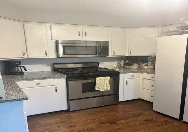 Photo 3 of Single family home for sale at 719 Braemar Rd, Flossmoor, IL 60422 | MLS# 12611746 | Listing updated on 2026-09-01