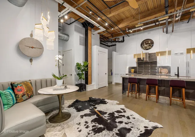 5th image of 676 N Kingsbury St #104, Chicago, IL 60654 | MLS# 12611895