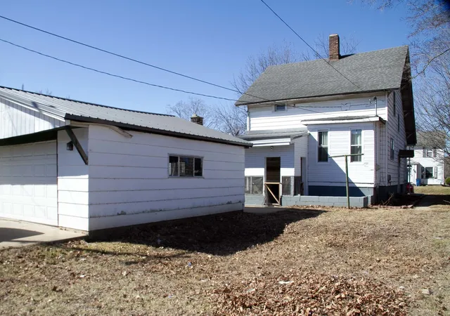 3rd image of 207 Poplar St, Depue, IL 61322 | MLS# 12611959