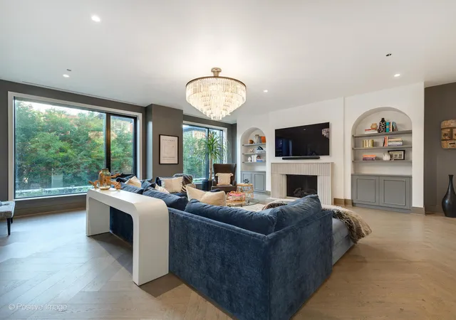 Homes for sale in Chicago, IL | 21 N May St #305, Chicago, IL 60607 | MLS# 12612048