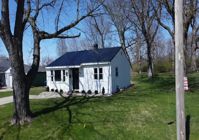 5th image of 850 E Locust St, Watseka, IL 60970 | MLS# 12612421