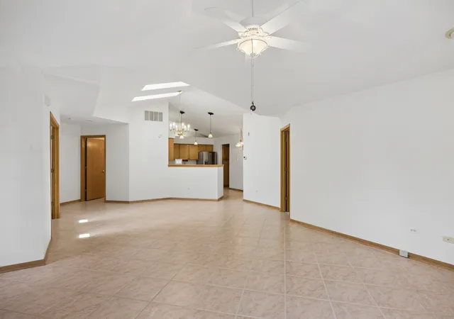 3rd image of 848 Havenshire Rd #848, Naperville, IL 60565 | MLS# 12612533
