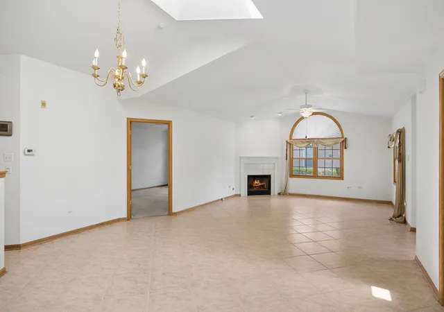 4th image of 848 Havenshire Rd #848, Naperville, IL 60565 | MLS# 12612533
