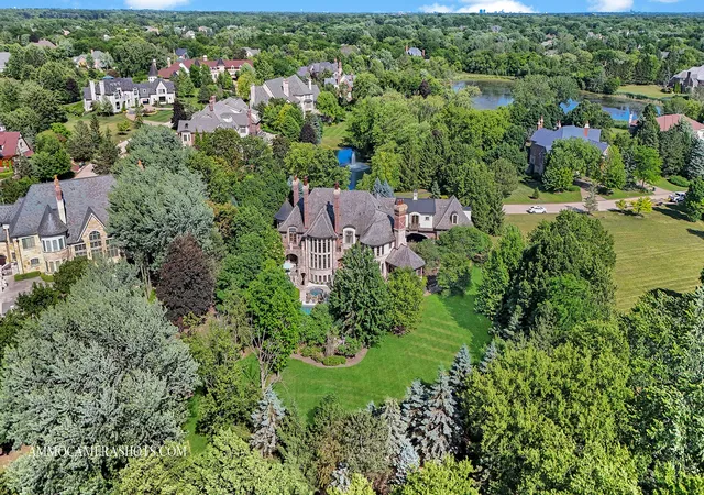 3rd image of 8 Brooke Ln, South Barrington, IL 60010 | MLS# 12613198