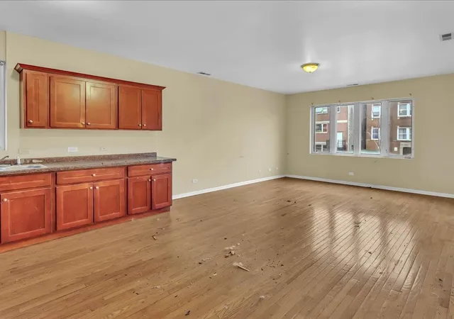 2nd image of 3518 W Lexington St, Chicago, IL 60624