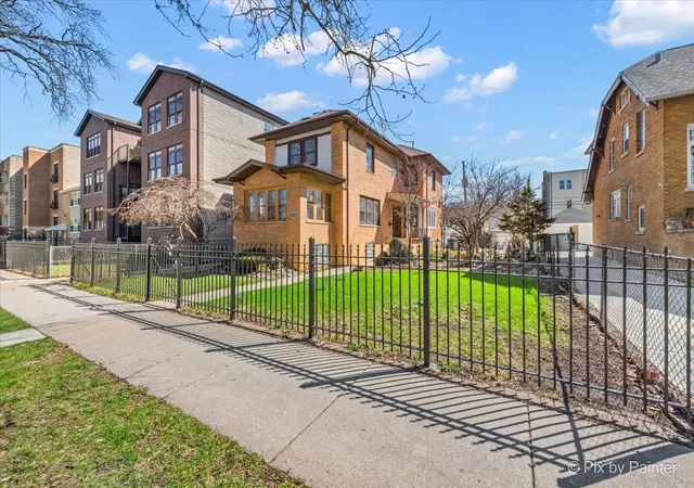 Photo 3 of Single family home for sale at 4827 N Harding Ave, Chicago, IL 60625 | MLS# 12613557 | Listing updated on 2026-10-20
