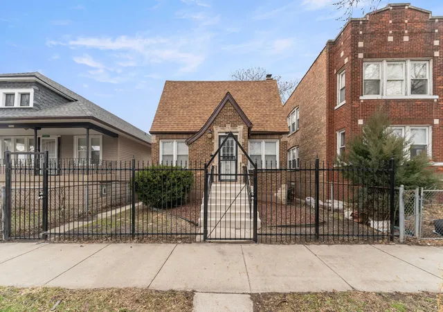 Homes for sale in Chicago, IL | 12044 S Perry Ave, Chicago, IL 60628 | MLS# 12613696