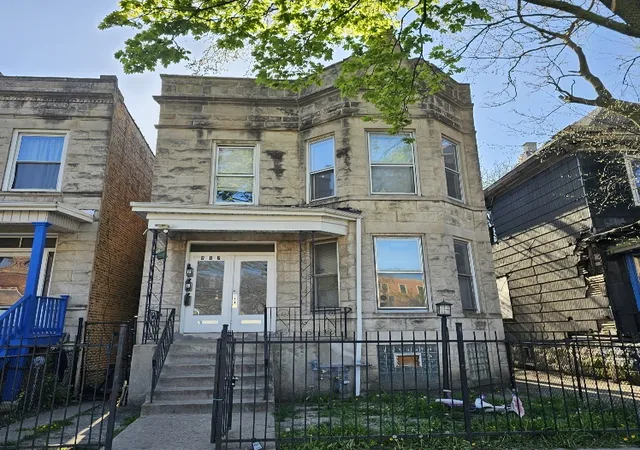 3rd image of 212 N Leamington Ave, Chicago, IL 60644 | MLS# 12613801