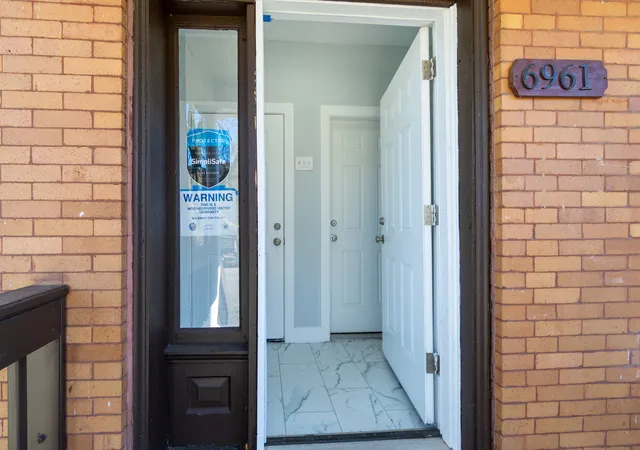 Homes for sale in Chicago, IL | 6961 S Eberhart Ave, Chicago, IL 60637 | MLS# 12613993