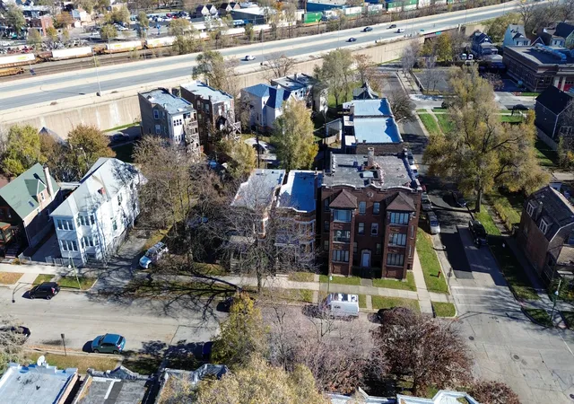 Homes for sale in Chicago, IL | 6961 S Eberhart Ave, Chicago, IL 60637 | MLS# 12613993