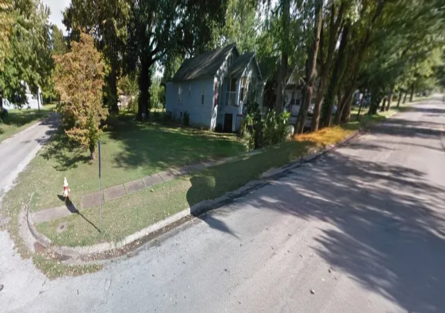 Photo 3 of Single family home for sale at 228 N Reader St, Mounds, IL 62964 | MLS# 12614027 | Listing updated on 2026-10-06