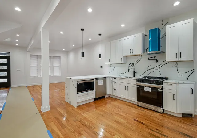 Homes for sale in Chicago, IL | 6845 S Saint Lawrence Ave, Chicago, IL 60637 | MLS# 12614066