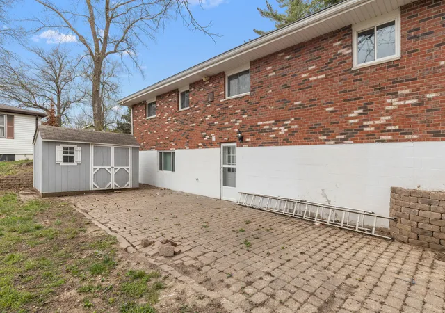 Homes for sale in Alton, IL | 2241 Alby St, Alton, IL 62002 | MLS# 12614103