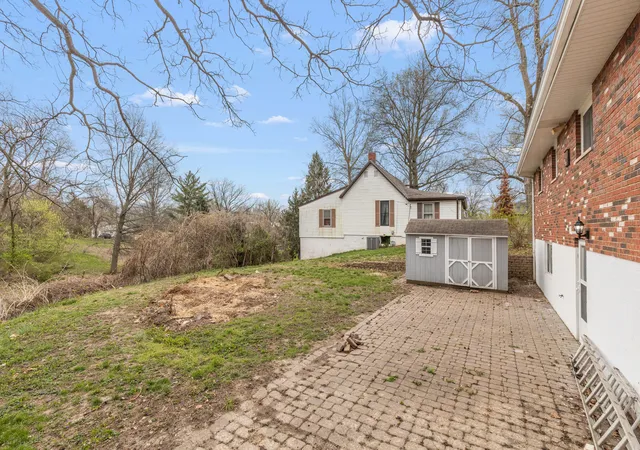 Homes for sale in Alton, IL | 2241 Alby St, Alton, IL 62002 | MLS# 12614103
