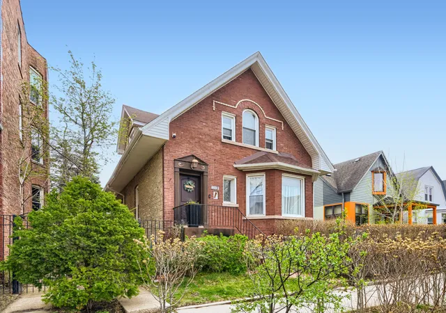 Homes for sale in Chicago, IL | 2231 N Lawndale Ave, Chicago, IL 60647 | MLS# 12614144