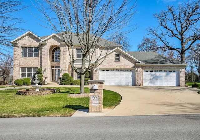 Photo 1 of Single family home for sale at 500 E Sherwood Dr, Addison, IL 60101 | MLS# 12614192 | Listing updated on 2026-08-08