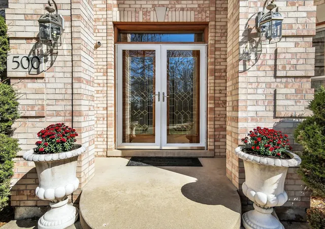 Photo 3 of Single family home for sale at 500 E Sherwood Dr, Addison, IL 60101 | MLS# 12614192 | Listing updated on 2026-08-08