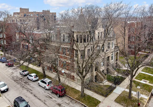 Photo 3 of Single family home for sale at 4558 S Ellis Ave, Chicago, IL 60653 | MLS# 12614239 | Listing updated on 2026-04-28