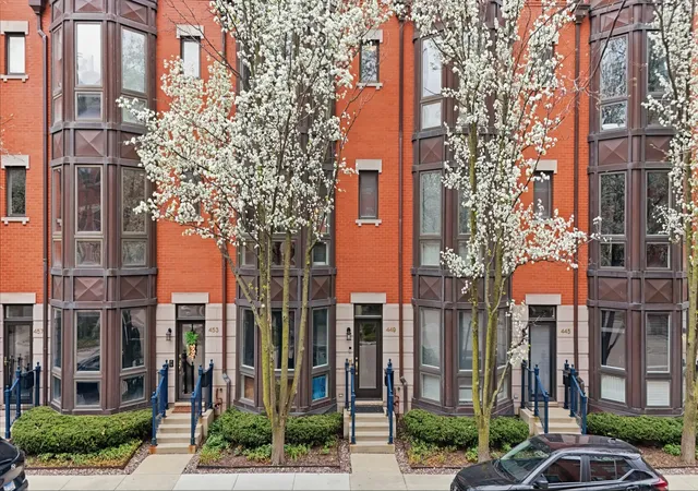Townhouse for sale at 449 N Clinton St, Chicago, IL 60654 | MLS# 12614263 | Listing updated on 2026-09-01