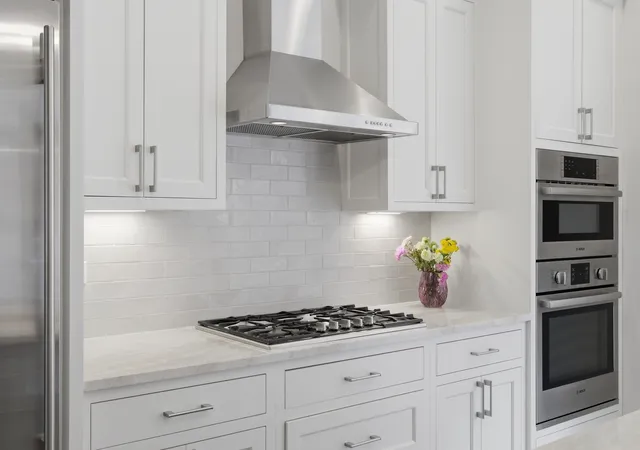 Photo 4 of Townhouse for sale at 449 N Clinton St, Chicago, IL 60654 | MLS# 12614263 | Listing updated on 2026-09-01