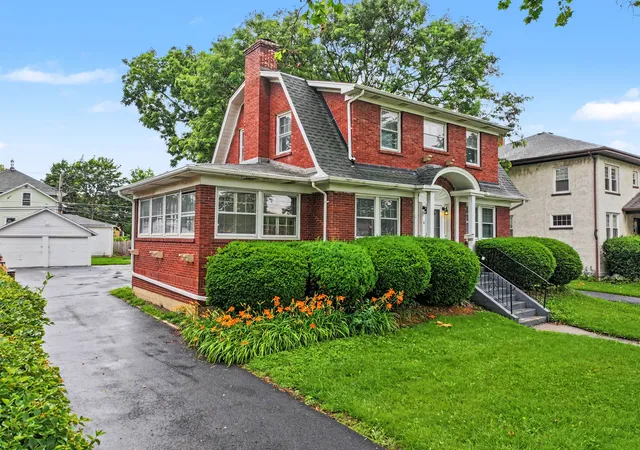 1st image of 24 N Belmont Ave, Arlington Heights, IL 60004 | MLS# 12614298
