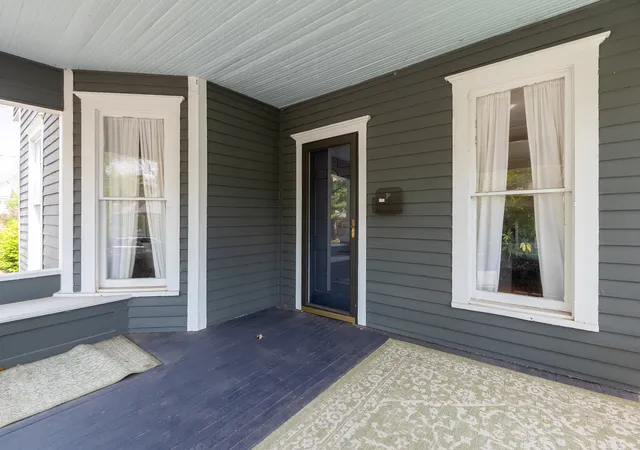 Photo 3 of Single family home for sale at 201 S Maple St, Carbondale, IL 62901 | MLS# 12614519 | Listing updated on 2026-09-07
