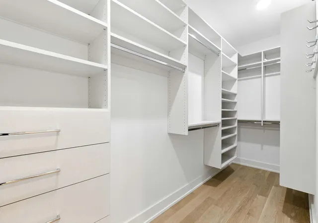 2nd image of 1443 W Roscoe St, Chicago, IL 60657