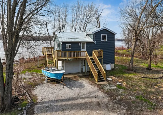 Photo 1 of Single family home for sale at 3664 Dismore Rd, Muscatine, IA 52761 | MLS# 12614728 | Listing updated on 2026-05-28