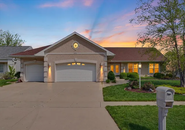 Homes for sale in Urbana, IL | 2910 Rutherford Dr, Urbana, IL 61802 | MLS# 12614820