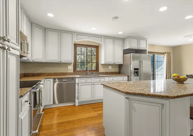 Photo 4 of Single family home for sale at 545 Andrew Ln, Lake Zurich, IL 60047 | MLS# 12614941 | Listing updated on 2026-09-22