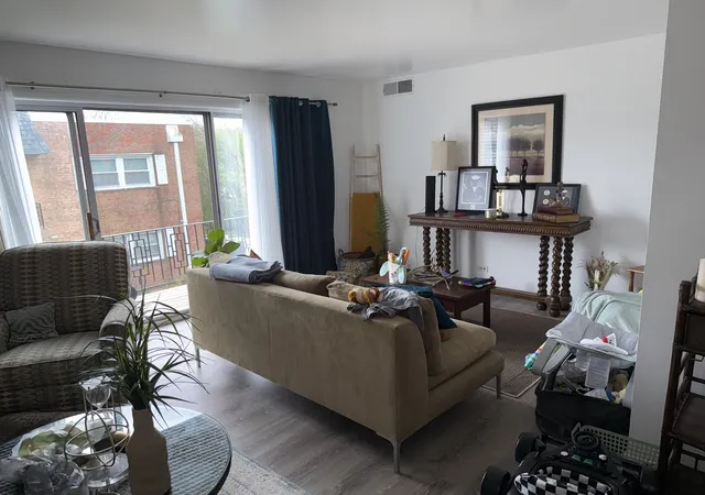 5th image of 18330 Cherry Creek Dr, Homewood, IL 60430