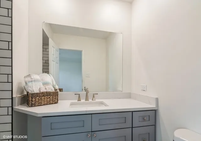 Photo 3 of Single family home for sale at 1142 E 159th Place, South Holland, IL 60473 | MLS# 12615100 | Listing updated on 2026-08-16