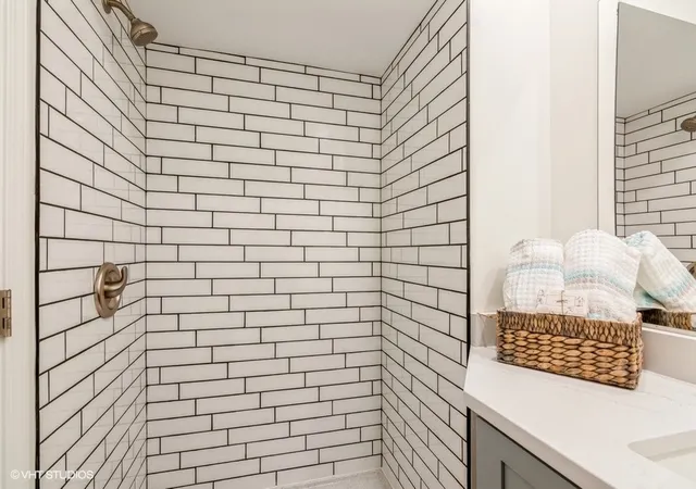 Photo 3 of Single family home for sale at 1142 E 159th Place, South Holland, IL 60473 | MLS# 12615100 | Listing updated on 2026-08-16