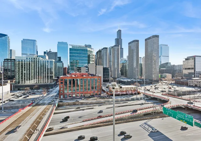 Photo 3 of Condo for sale at 737 W Washington Blvd #1003, Chicago, IL 60661 | MLS# 12615225 | Listing updated on 2026-09-22