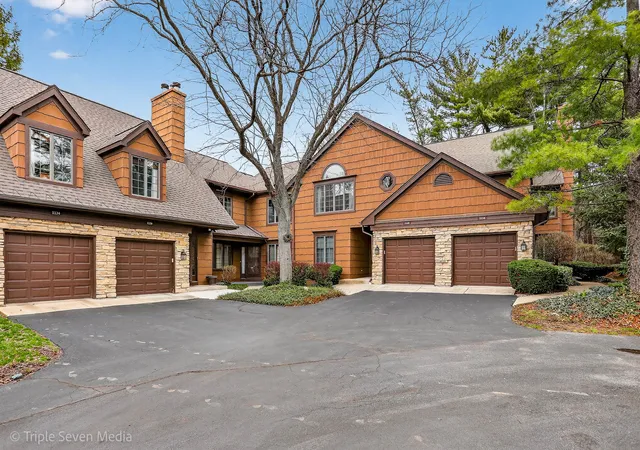 2nd image of 1120 Ponderosa Ct, Darien, IL 60561 | MLS# 12615427