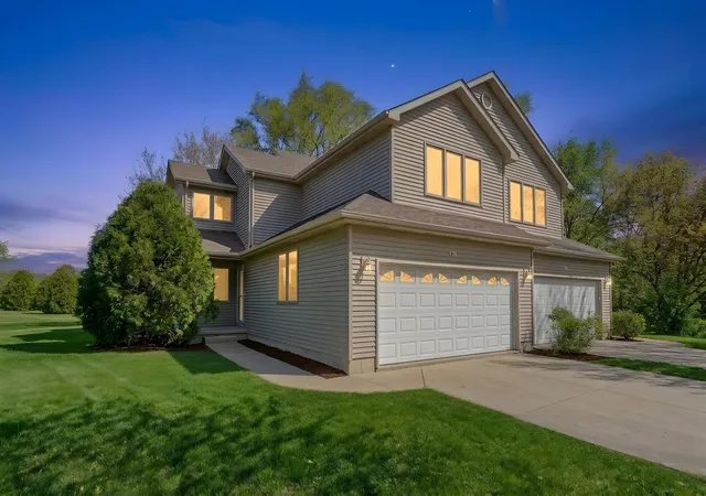 Photo 2 of Townhouse for sale at 113 Andresen Ct, De Kalb, IL 60115 | MLS# 12615566 | Listing updated on 2026-09-01